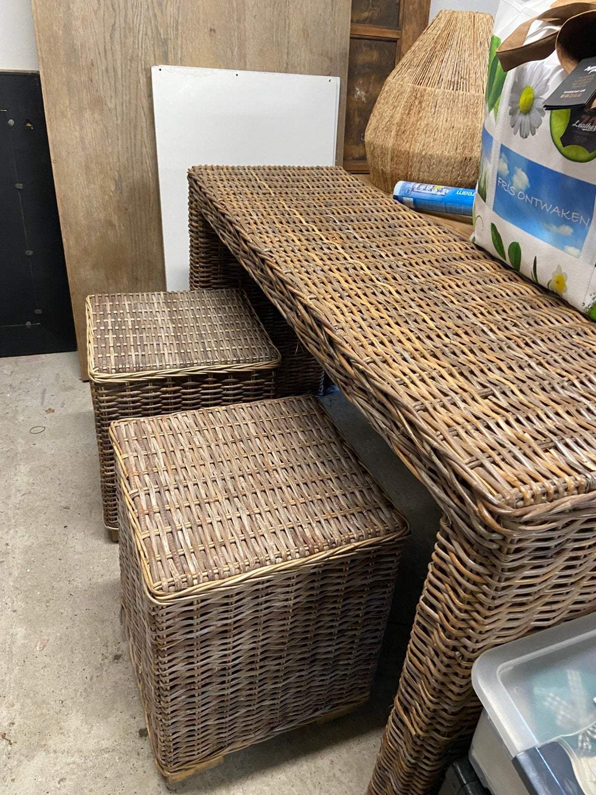 Set van rotan tafel met 2 stoeltjes, Enlèvement, Comme neuf, Rotin