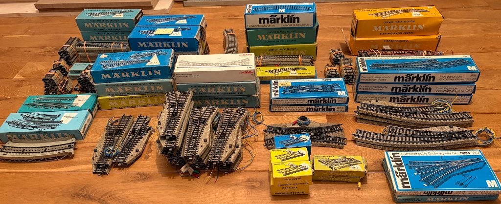 Grote partij Märklin M-rails H0 – 300 stuks - 47 wissels, Ophalen, Wisselstroom, Gebruikt, Rails