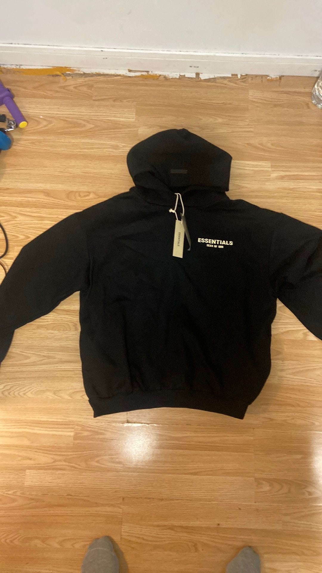 Essential hoodie, Ophalen, Zo goed als nieuw, Maat 52/54 (L), Zwart