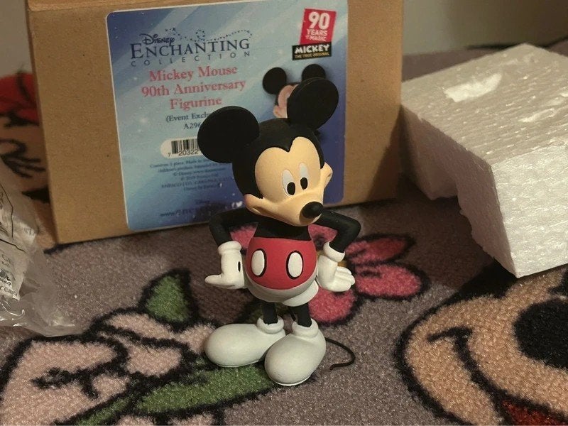 Disney Mickey Mouse 90 Years Anniversary figurine, Enlèvement ou Envoi, Mickey Mouse, Neuf, Statue ou Figurine