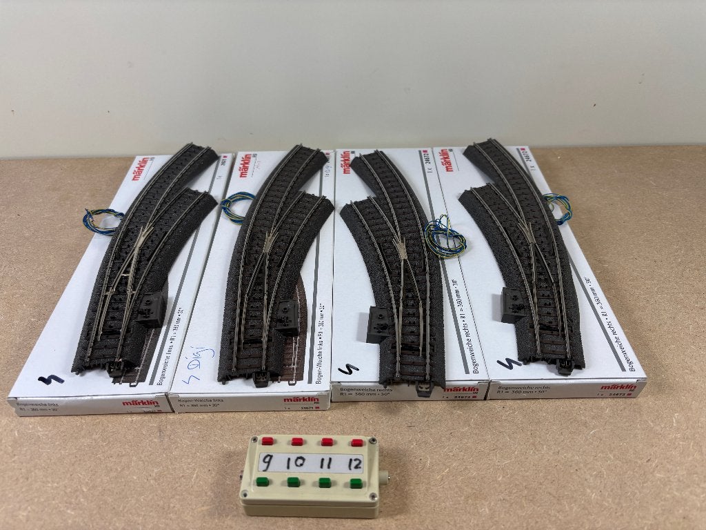 Märklin H0 – 4 aiguillages motorisés avec pupitre, Enlèvement ou Envoi, Courant alternatif, Rails, Comme neuf