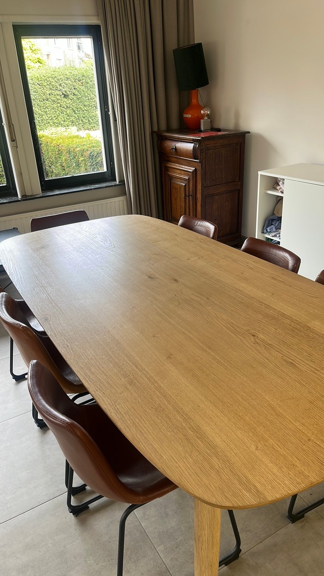 Grote bootvormige eettafel in natuurkleurige eik, Huis en Inrichting, Tafels | Eettafels, Ophalen, Zo goed als nieuw