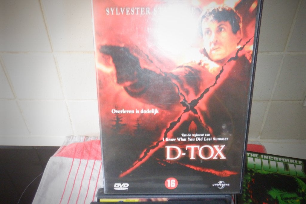 DVD D-tox.(Sylvester Stallone), Cd's en Dvd's, Dvd's | Actie, Zo goed als nieuw, Actiethriller, Vanaf 16 jaar, Verzenden