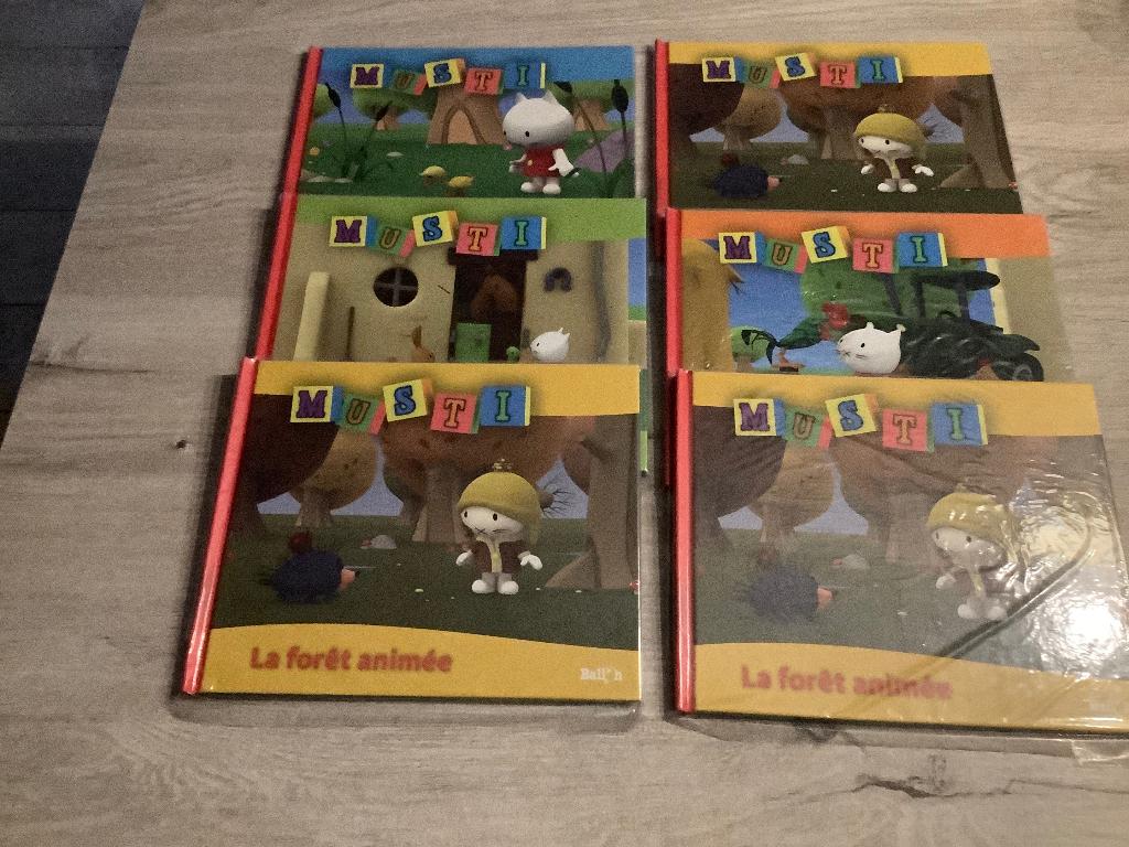 Musti verschillende voorleesboeken (Franse versie), Onbekend, Garçon ou Fille, Enlèvement ou Envoi, Comme neuf