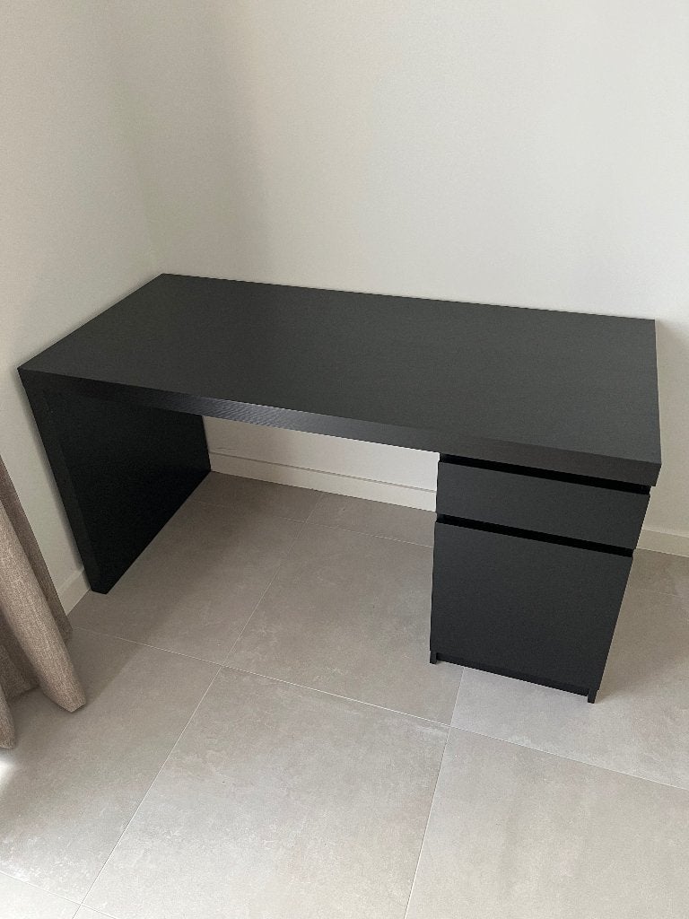 Bureau MALM Noir, Enlèvement, Utilisé