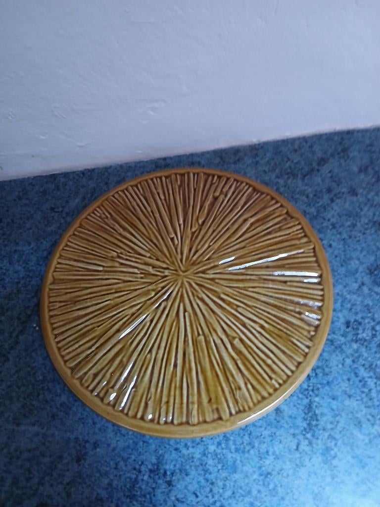Sous plat décor paille, Enlèvement