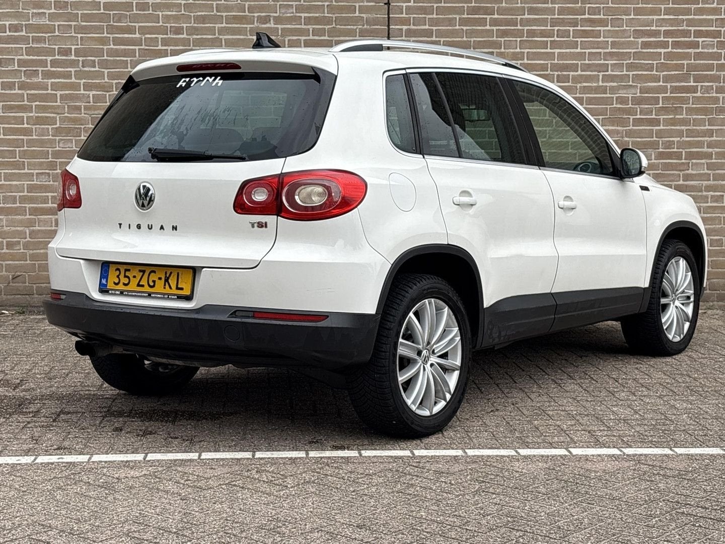 Volkswagen Tiguan 1.4 TSI Sport&Style 4Motion | APK 03-2027, 199 g/km, Zwart, Wit, Bedrijf