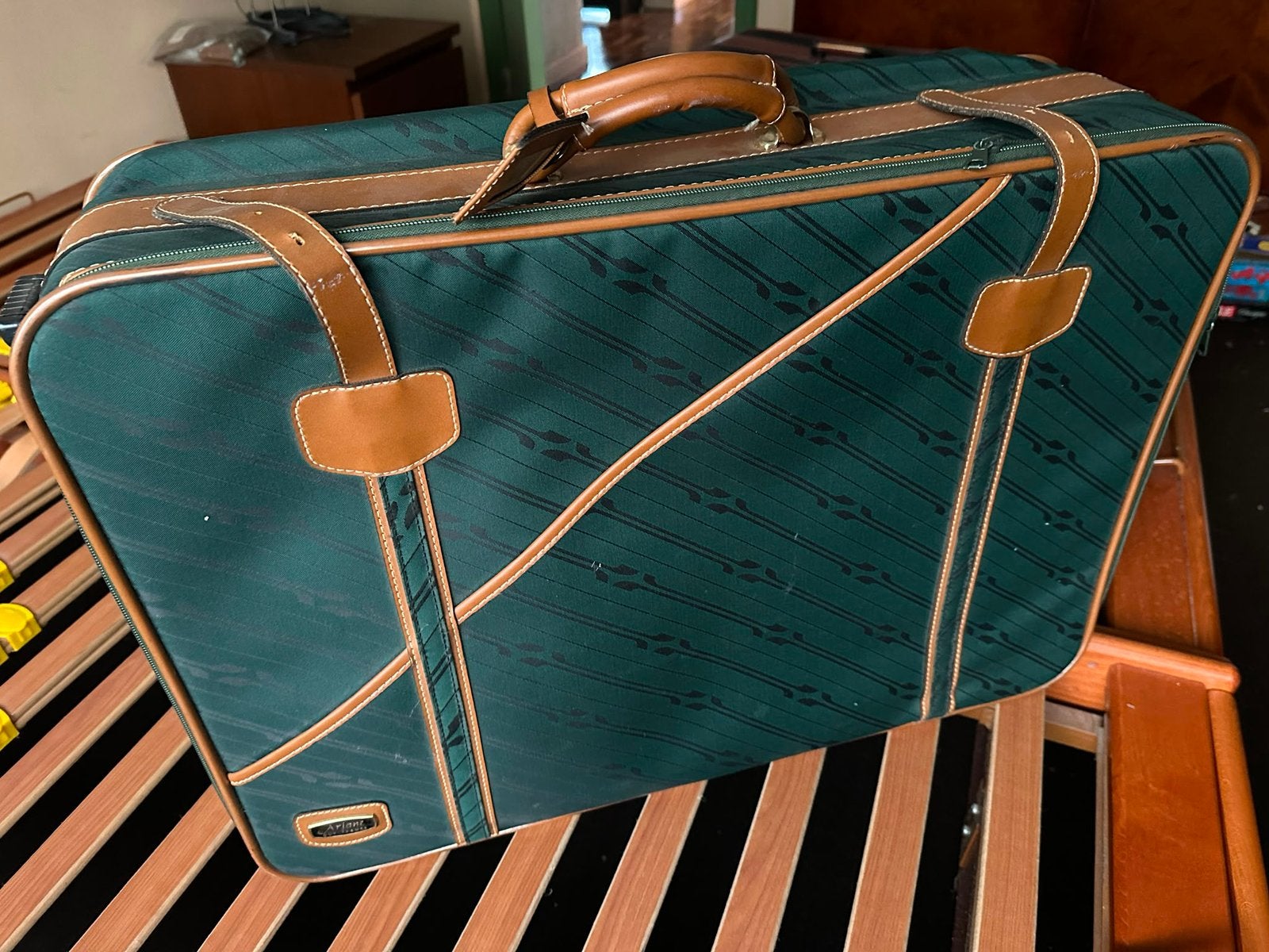 GUY DE FRANCE vintage koffer 65 cm x 46 cm x 14 cm, Ophalen, Gebruikt, Wieltjes