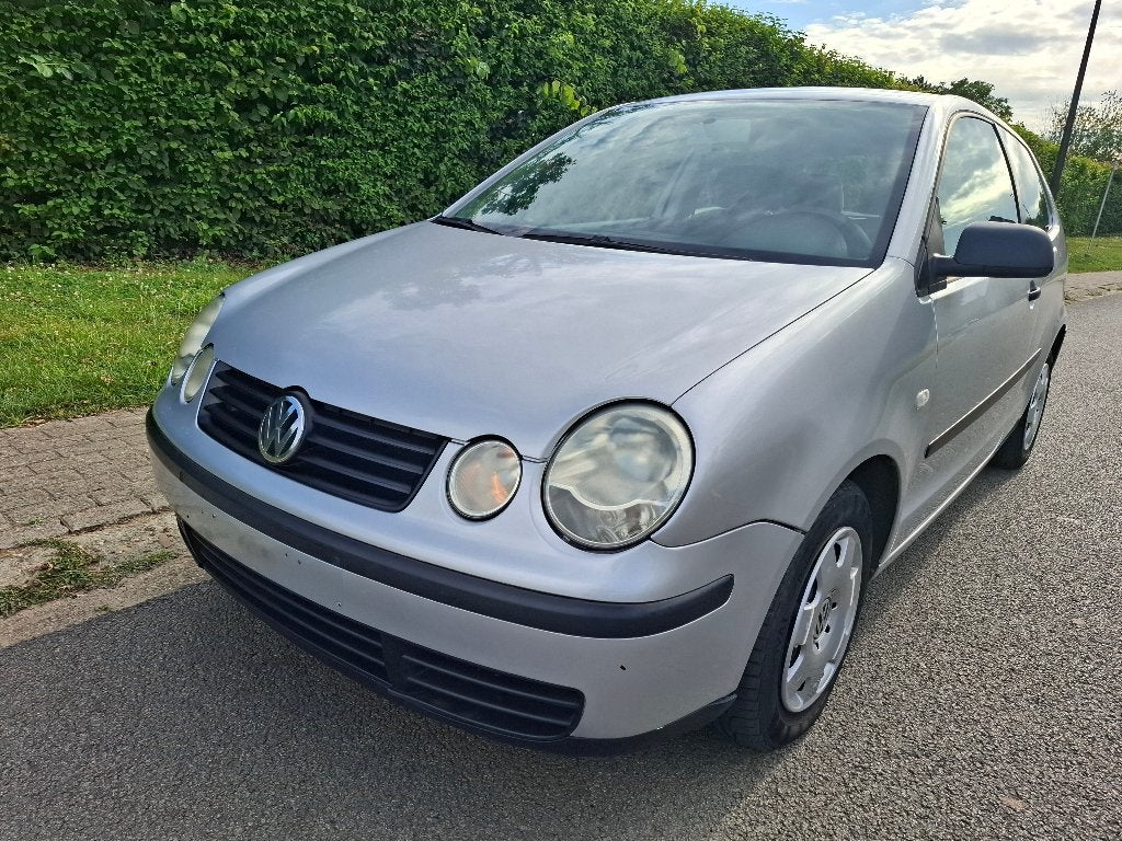 Vw Polo 1.2i 12V – 65 Ch – Essence – Euro4, Argent ou Gris, Achat, Boîte manuelle, USB