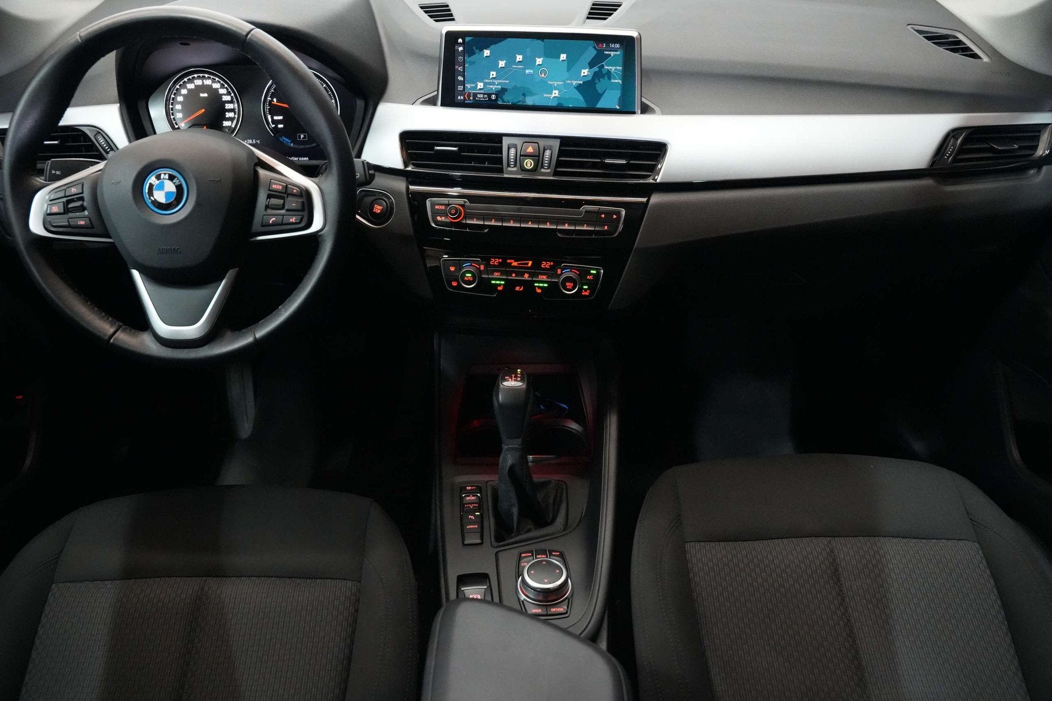 BMW X1 1.5iA xDrive25e Garantie Hybride Plug in Benzine E, Stof, Gebruikt, Zwart, https://public.car-pass.be/vhr/ab29a03d-fe57-4288-96ba-f9239f66fdb0