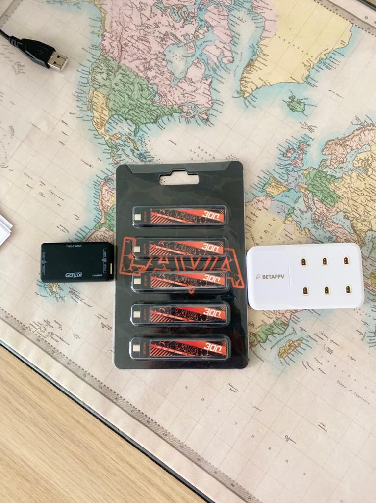 Betafpv lava batterijen, oplader van betafpv en geprc, Enlèvement ou Envoi, Comme neuf