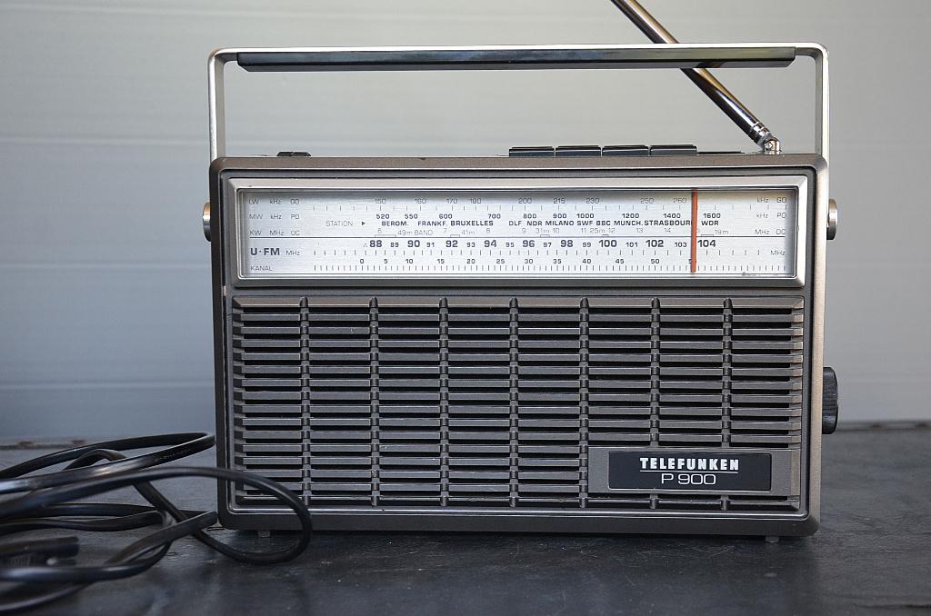 Vintage radio Telefunken p900, Enlèvement ou Envoi, Utilisé, Radio