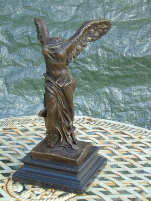 bronze Victoire de Samothrace signé FERNANDEZ, Enlèvement ou Envoi, Bronze