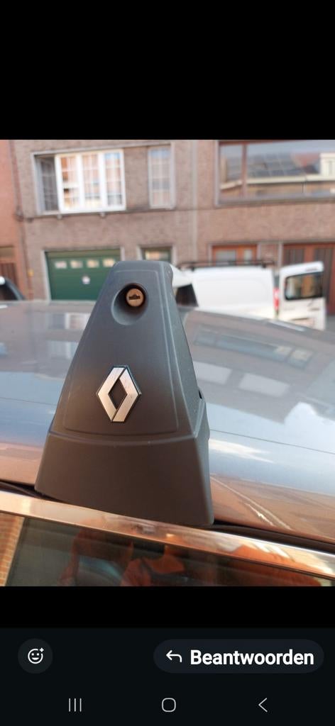 Dakdragers Renault, Enlèvement