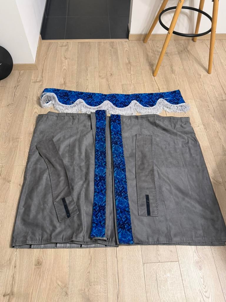 vrachtwagengordijnen – Blauwe Deense pluche, Ophalen, Zo goed als nieuw