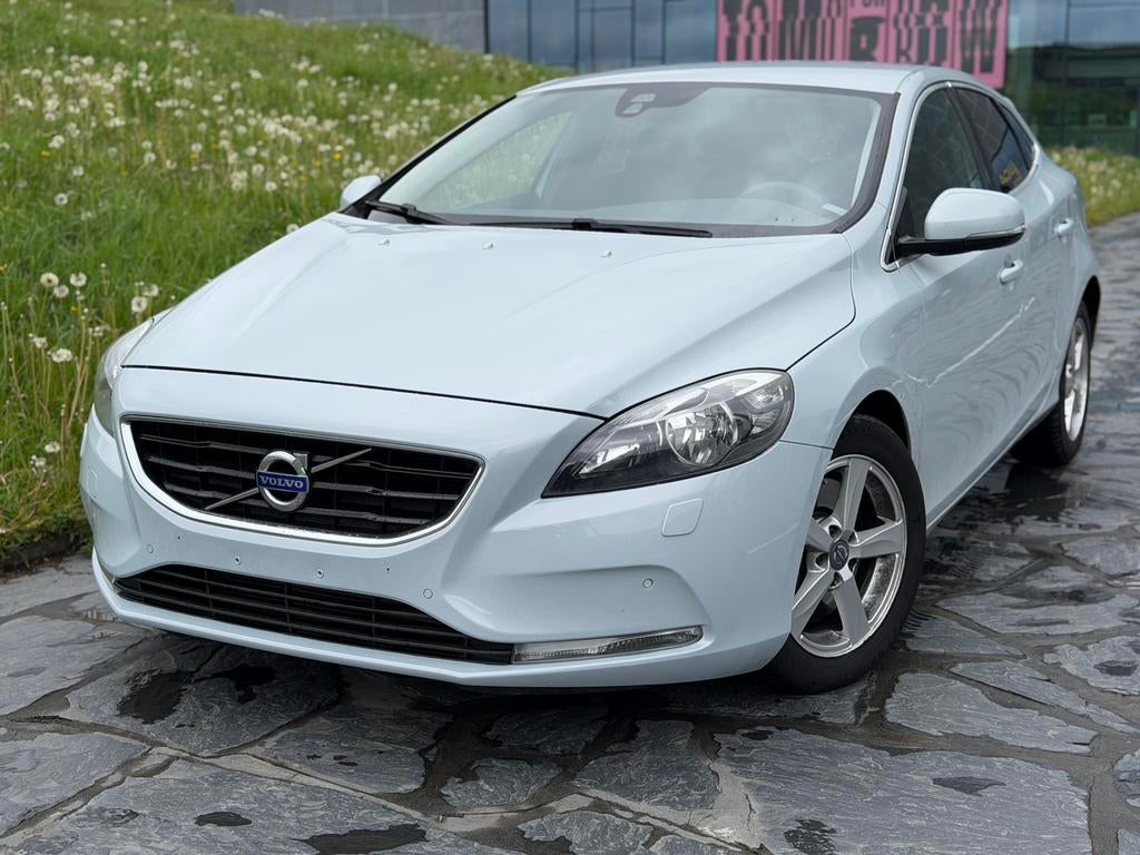 Volvo v40 d3 2.0d / Automaat, Autos, Achat, 110 kW, Entreprise, Noir