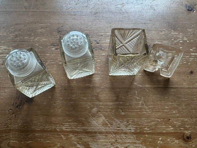 sel/poivre en verre vintage et pot à moutarde àmotif losange, Antiquités & Art, Enlèvement