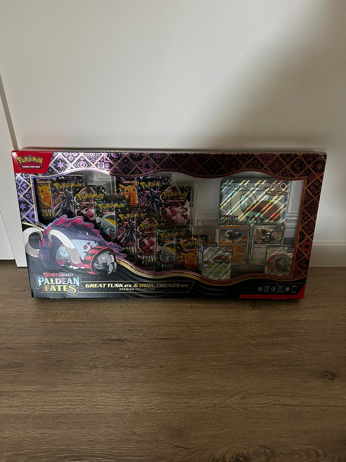 Great tusk & iron treads premium collection box, Enlèvement, Neuf, Booster box