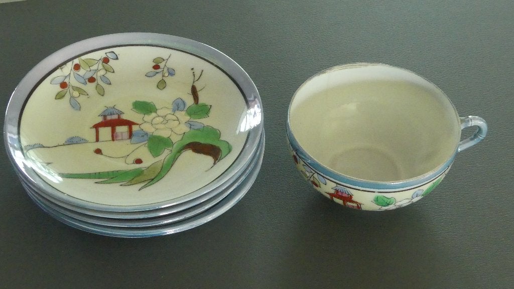 5 Japanse  bordjes  met 1 kopje, Comme neuf, Enlèvement, Autres styles, Porcelaine