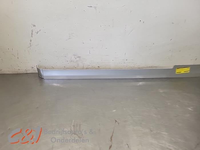 Sierstrip van een Mercedes Vito, Gebruikt, -, Ophalen of Verzenden, -