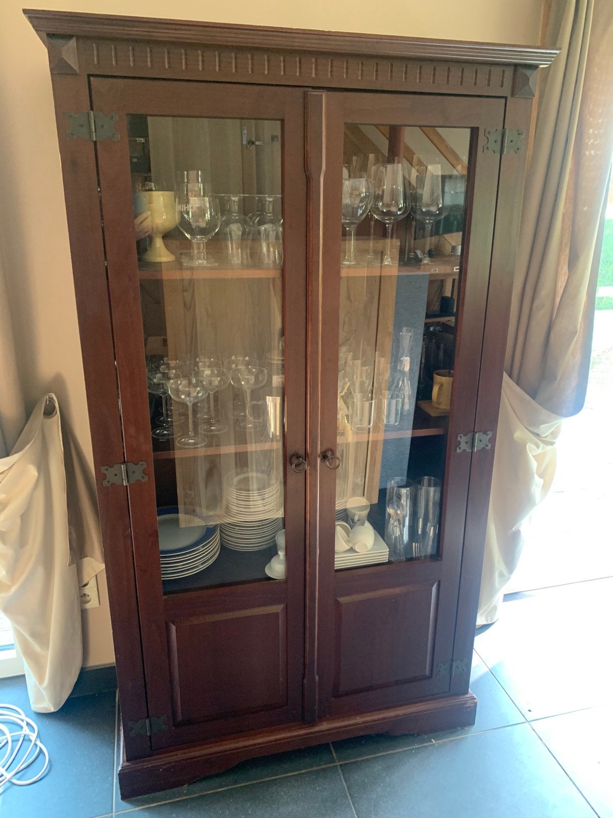 Vitrine noire, Antiquités & Art, Enlèvement