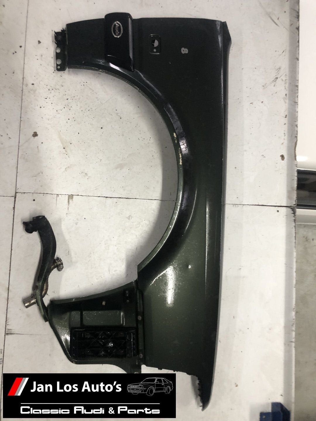 Audi V8 typ 44 spatbord voorscherm rechts, Auto-onderdelen, Ophalen, Gebruikt, -, -