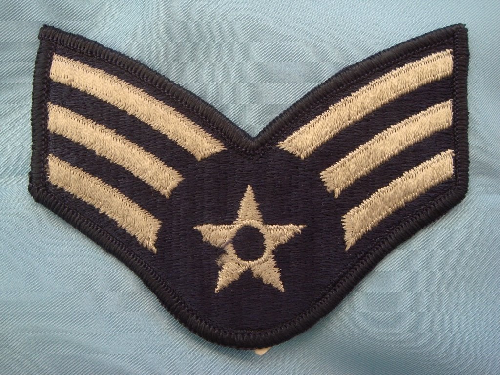 USAF # 4 - SERGEANT (1 ex), Verzamelen, Ophalen of Verzenden, Luchtmacht, Embleem of Badge