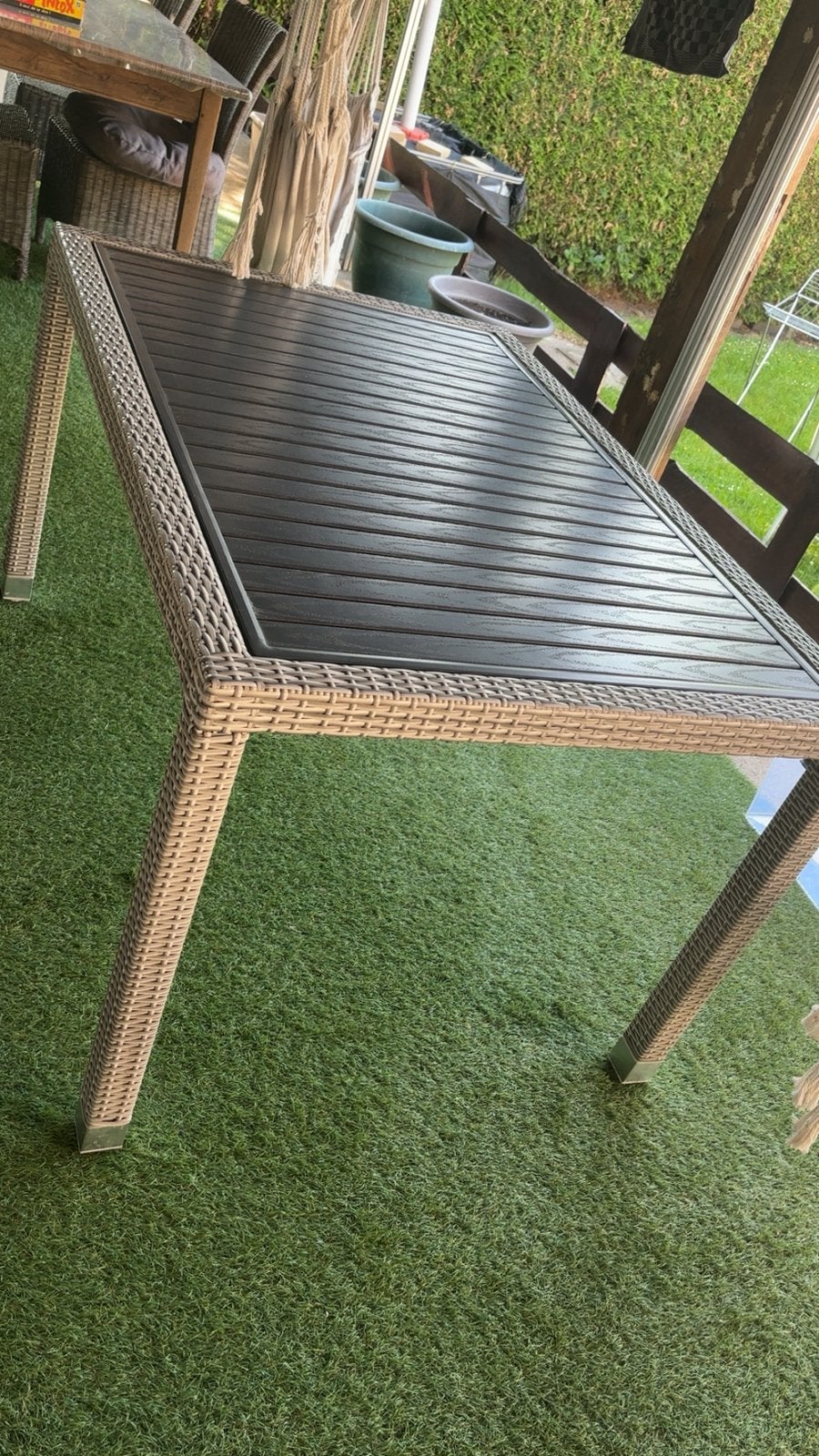 Tuintafel, Ophalen, Zo goed als nieuw