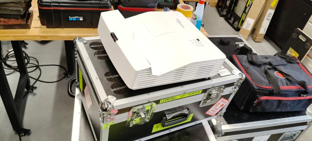 Optoma UST31H + flightcase, Audio, Tv en Foto, Beamers, Ophalen of Verzenden
