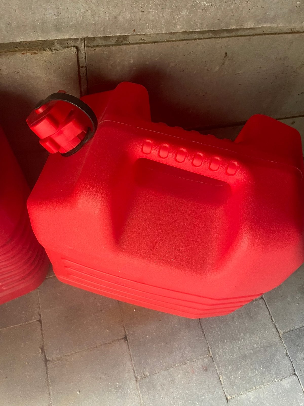 4 jerrycans van 20L, Enlèvement, Comme neuf