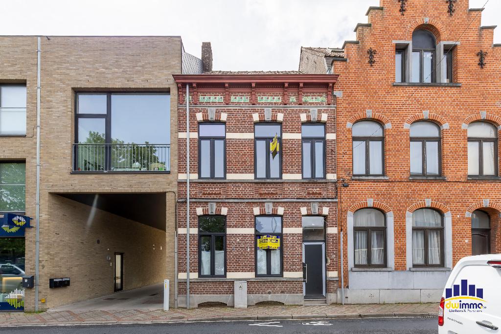 STIJLVOLLE HERENWONING IN RENOVATIE OP TOPLIGGING IN IZEGEM, Immo, Huizen en Appartementen te koop, 200 tot 500 m², Izegem, Overige soorten