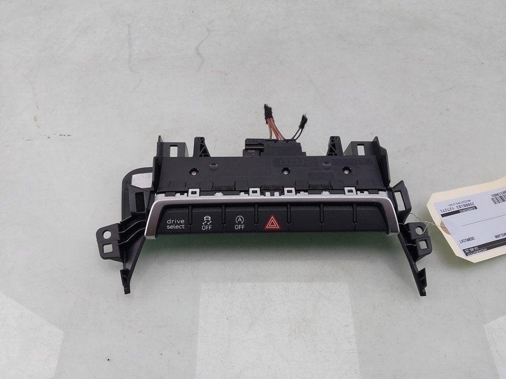 ALARMLICHTEN SCHAKELAAR A3 Limousine (8YS) (|83A925301G|), Gebruikt, Audi