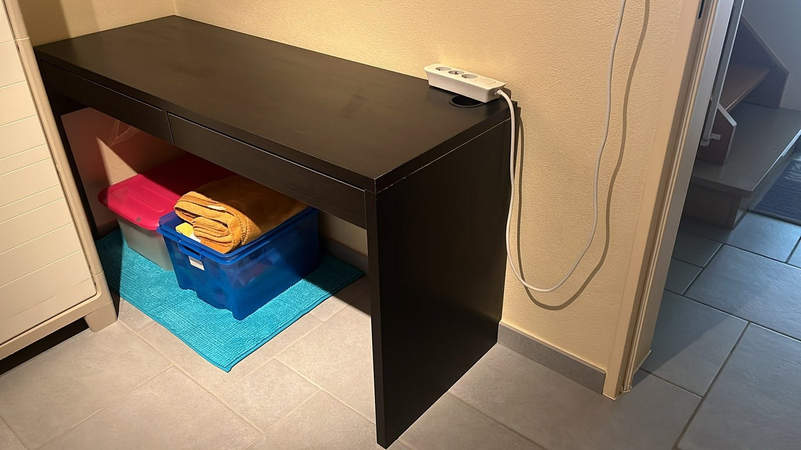 IKEA bureau met 2 lades, Huis en Inrichting, Ophalen, Zo goed als nieuw, IKEA