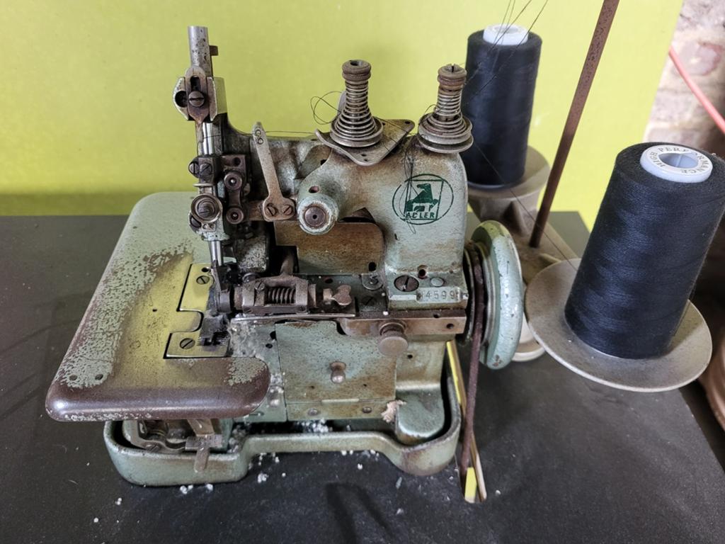 Adler overlock (surjeteuse), Antiek en Kunst, Ophalen