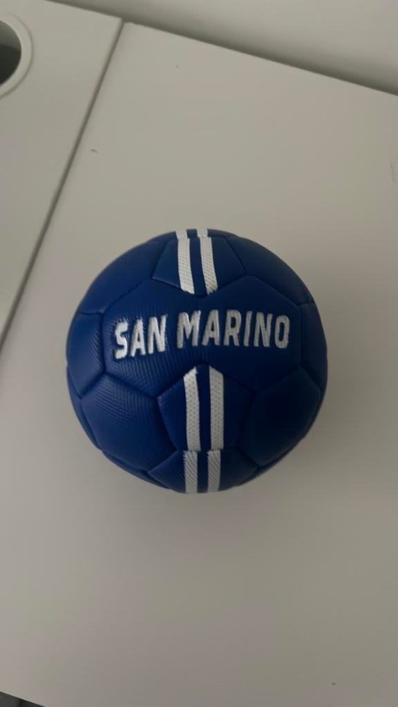 Mini balle de foot, Ophalen