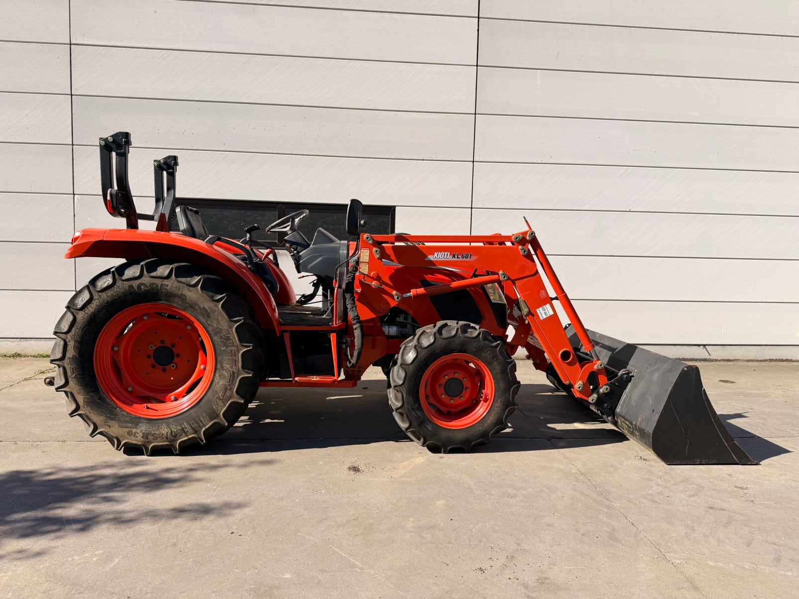 Tracteur Kioti de 2023 avec 98H + chargeur frontal et godet, Articles professionnels, Enlèvement ou Envoi