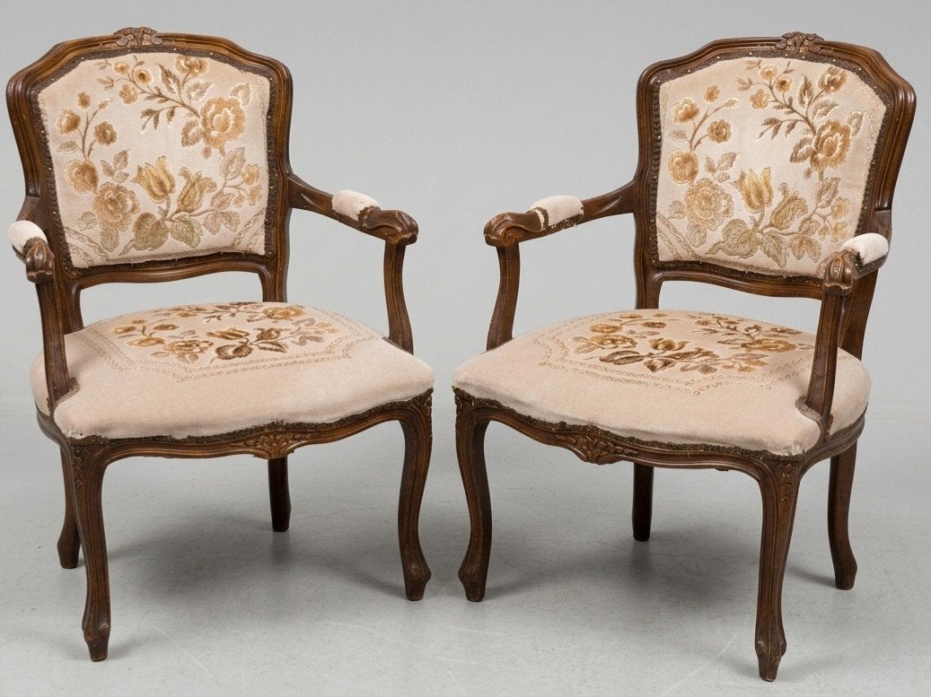 Louis XV-stijl cabriolet-armstoelen, Ophalen