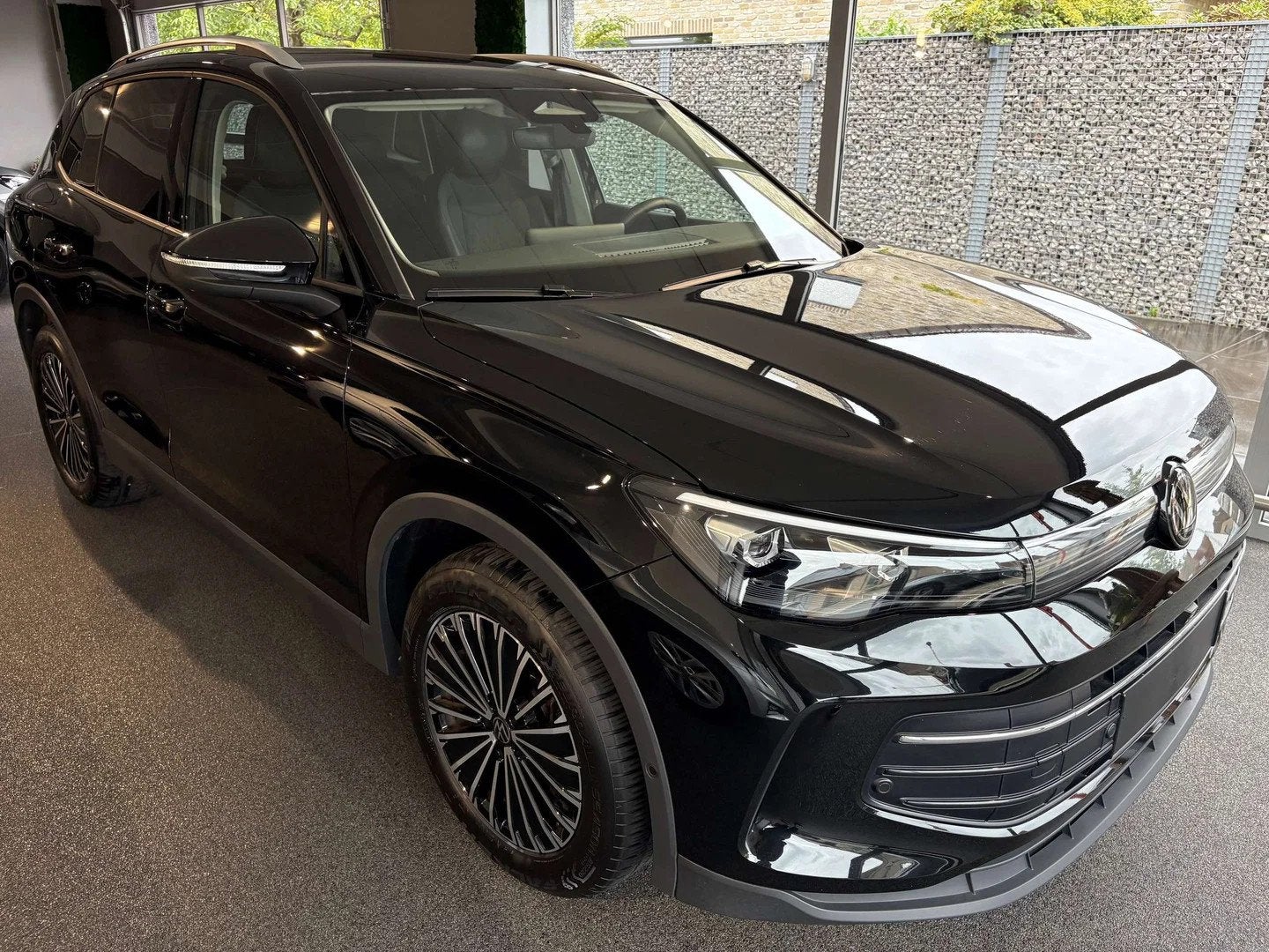 Volkswagen Tiguan Tiguan 1.5 eTSI mHEV ACT Life Business Pre, Auto's, Automaat, 4 cilinders, Zwart, 96 kW