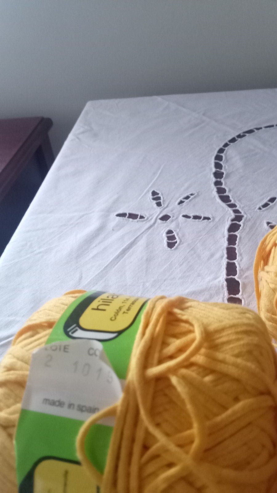 av5 boules de coton jaune de50gr ardila, Hobby & Loisirs créatifs, Enlèvement ou Envoi, Comme neuf, Tricot ou Crochet, Patron ou Livre