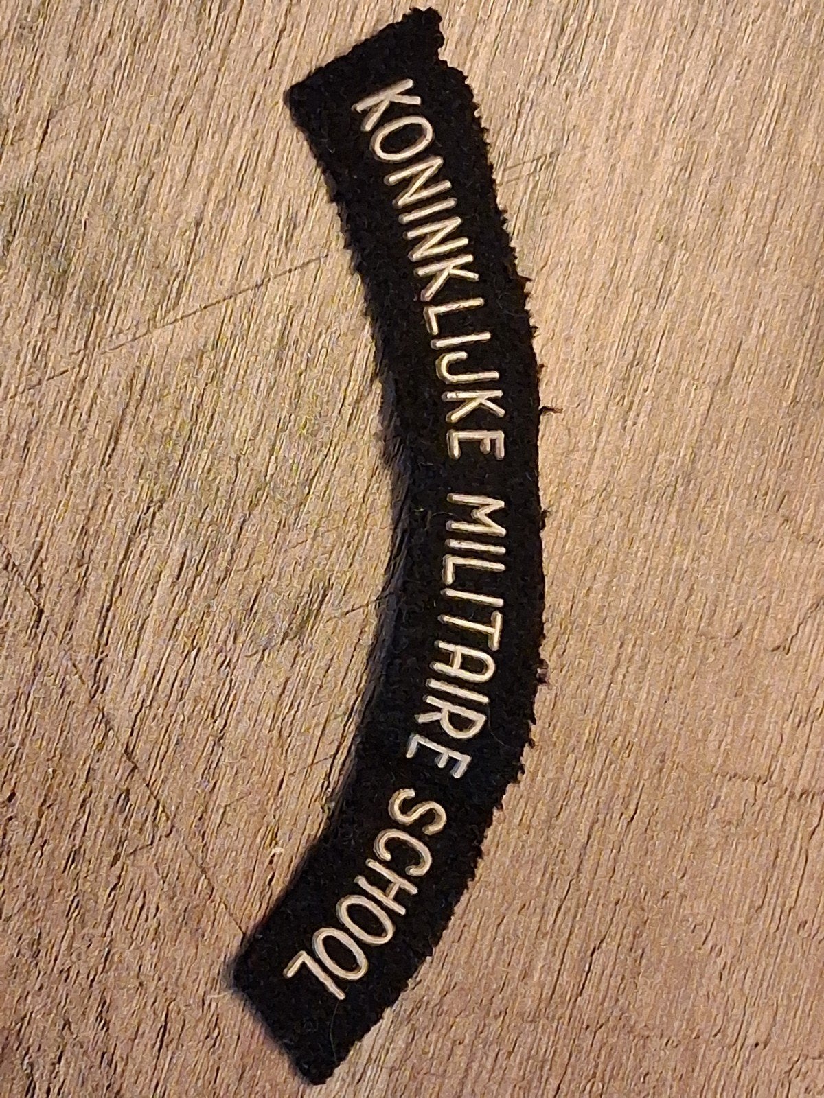 schoudertitel van de Koninklijke Militaire School, Verzamelen, Verzenden