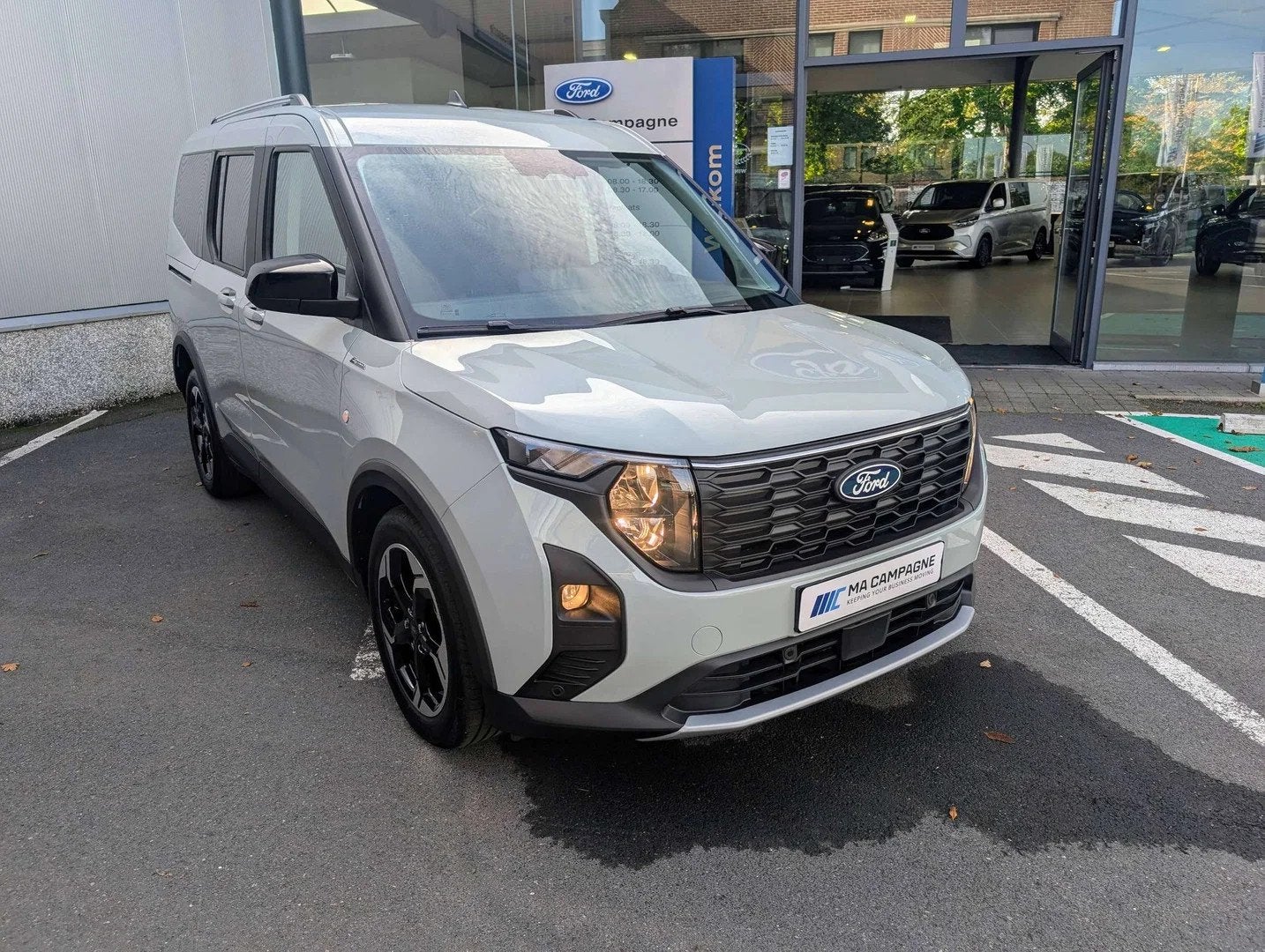 Ford Tourneo Courier Active 1.0 EcoBoost 125pk A7 automaat, Autos, Argent ou Gris, https://public.car-pass.be/vhr/47b05611-6dfb-4e70-9c1f-4d33bb6a802a