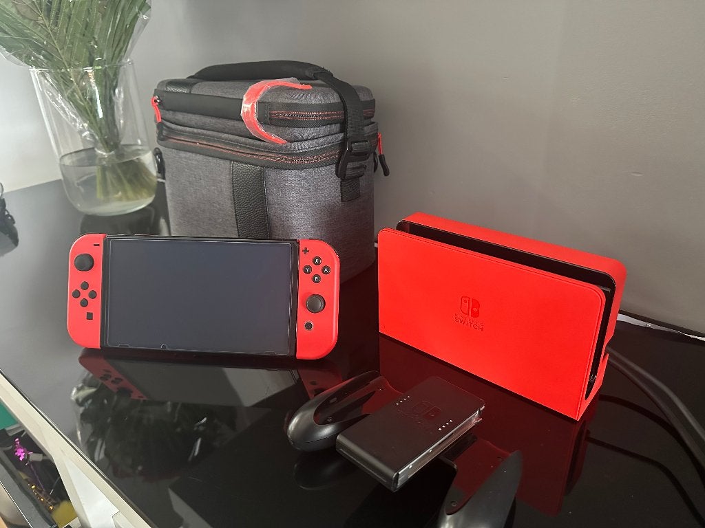 Nintendo Switch OLED Mario editie +13 Games + Veel Extra’s, Met games, Met 2 controllers, Zo goed als nieuw, Switch OLED