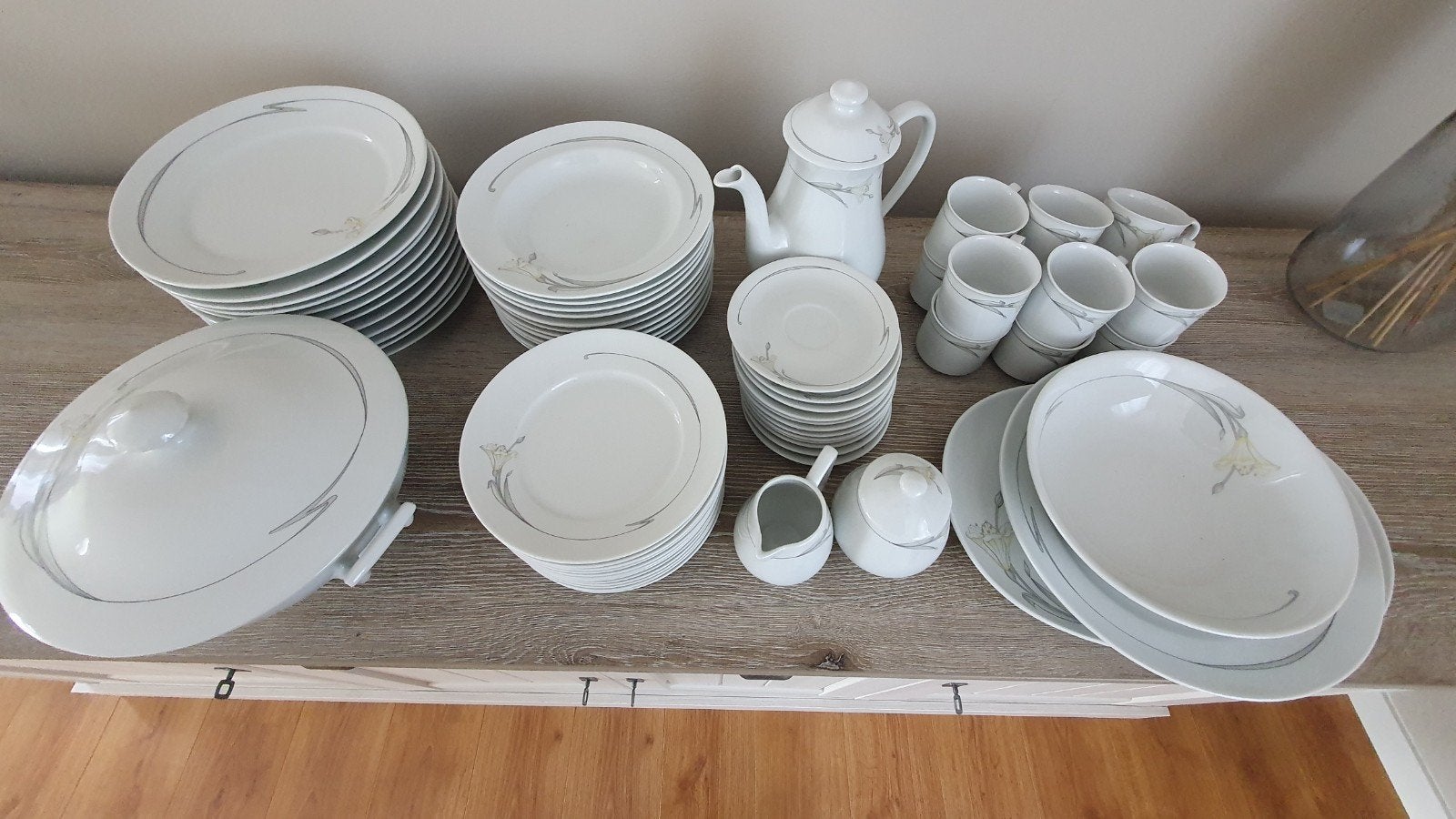 Complete eetservies voor 12 personen, Huis en Inrichting, Keuken | Servies, Ophalen, Zo goed als nieuw, Compleet servies