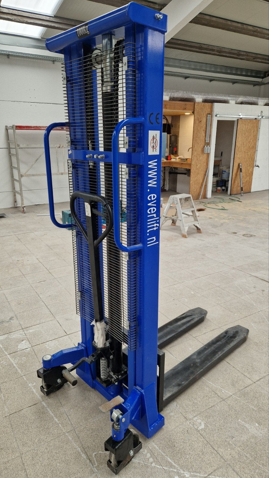 Manuele stapelaar / Handmatige palletlifter 1000kg 3m hoogte, Ophalen