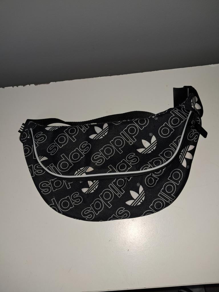 Tas van  Adidas, Auto-onderdelen, Ophalen