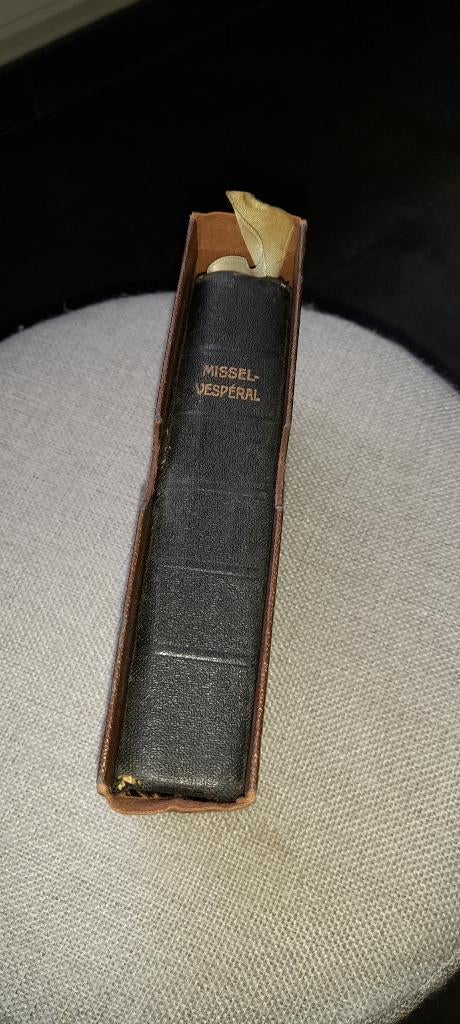 Romeins vesporaal missaal, Antiek en Kunst, Ophalen