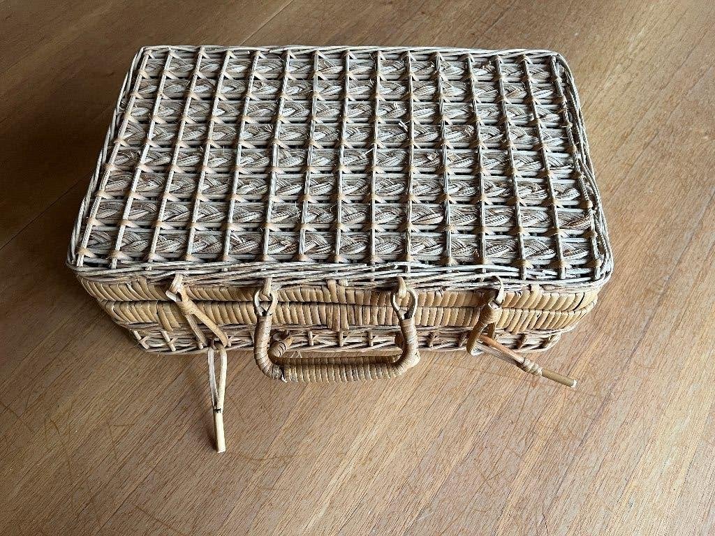 vintage rieten koffer/mandje, Ophalen of Verzenden, Zo goed als nieuw, Overige typen, Met deksel