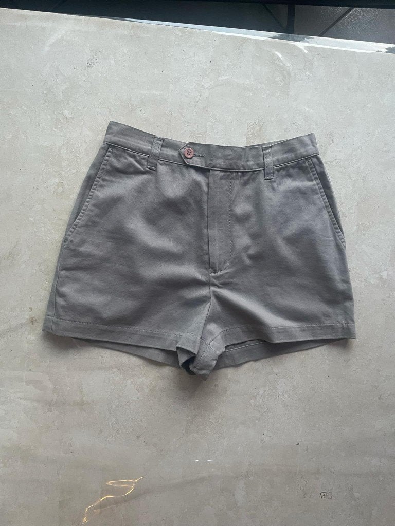 NIEUWE ZACHTGRIJZE GRIJZE KORTE BROEK S, Kort, Nieuw, Ophalen of Verzenden, Maat 36 (S)