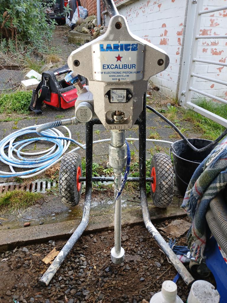 Professionele verfcompressor, Doe-het-zelf en Bouw, Compressors, Gebruikt, 10 bar of meer, 100 liter of meer, Minder dan 200 liter/min