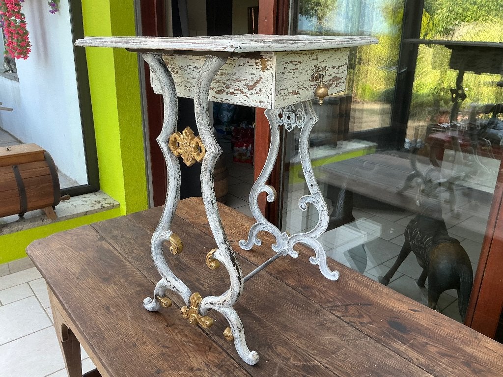 ANCIENNE PETITE TABLE DE COUTURE EN CHÊNE ET FONTE FORGÉE, Enlèvement